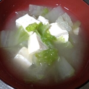 豆腐と白菜の味噌汁